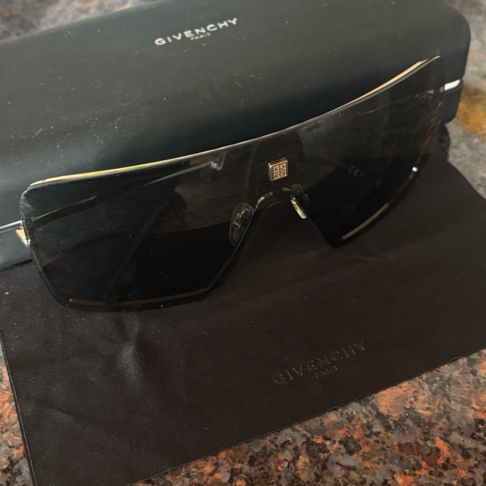 Givenchy 99mm Brown Gradient Shield Sunglasses Un… - image 8